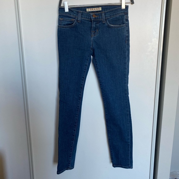 J Brand Skinny Jeans; Size 24 - Picture 2 of 9